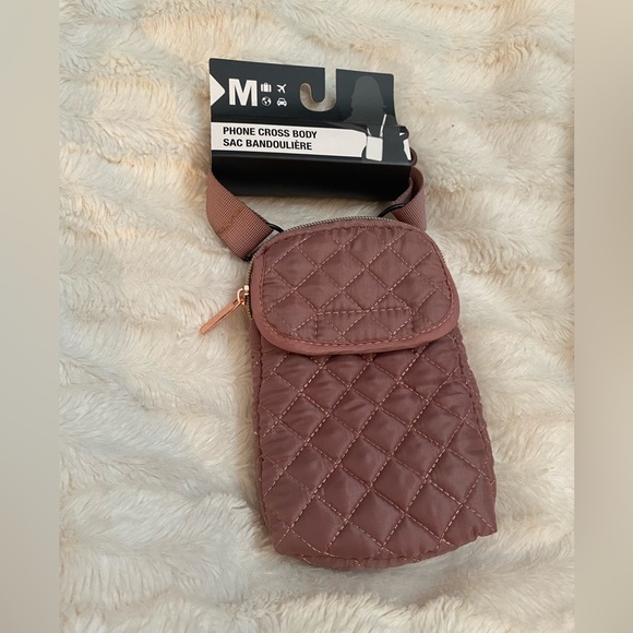 MYTAGALONGS Quilted Phone Crossbody Sling in Rose - Picture 4 of 5